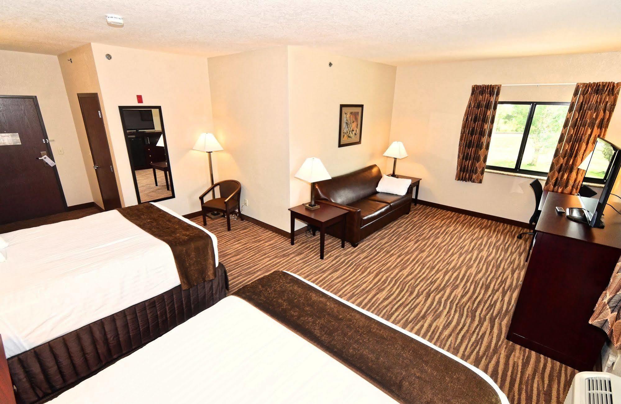 Cobblestone Inn & Suites - Clarion Exterior photo