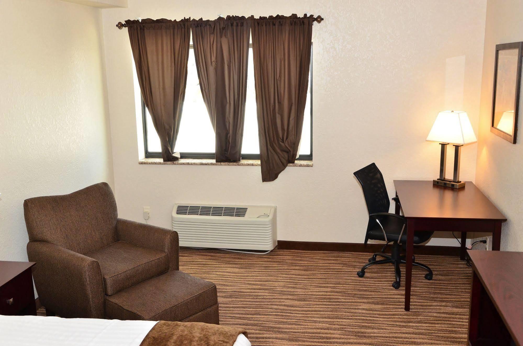 Cobblestone Inn & Suites - Clarion Exterior photo