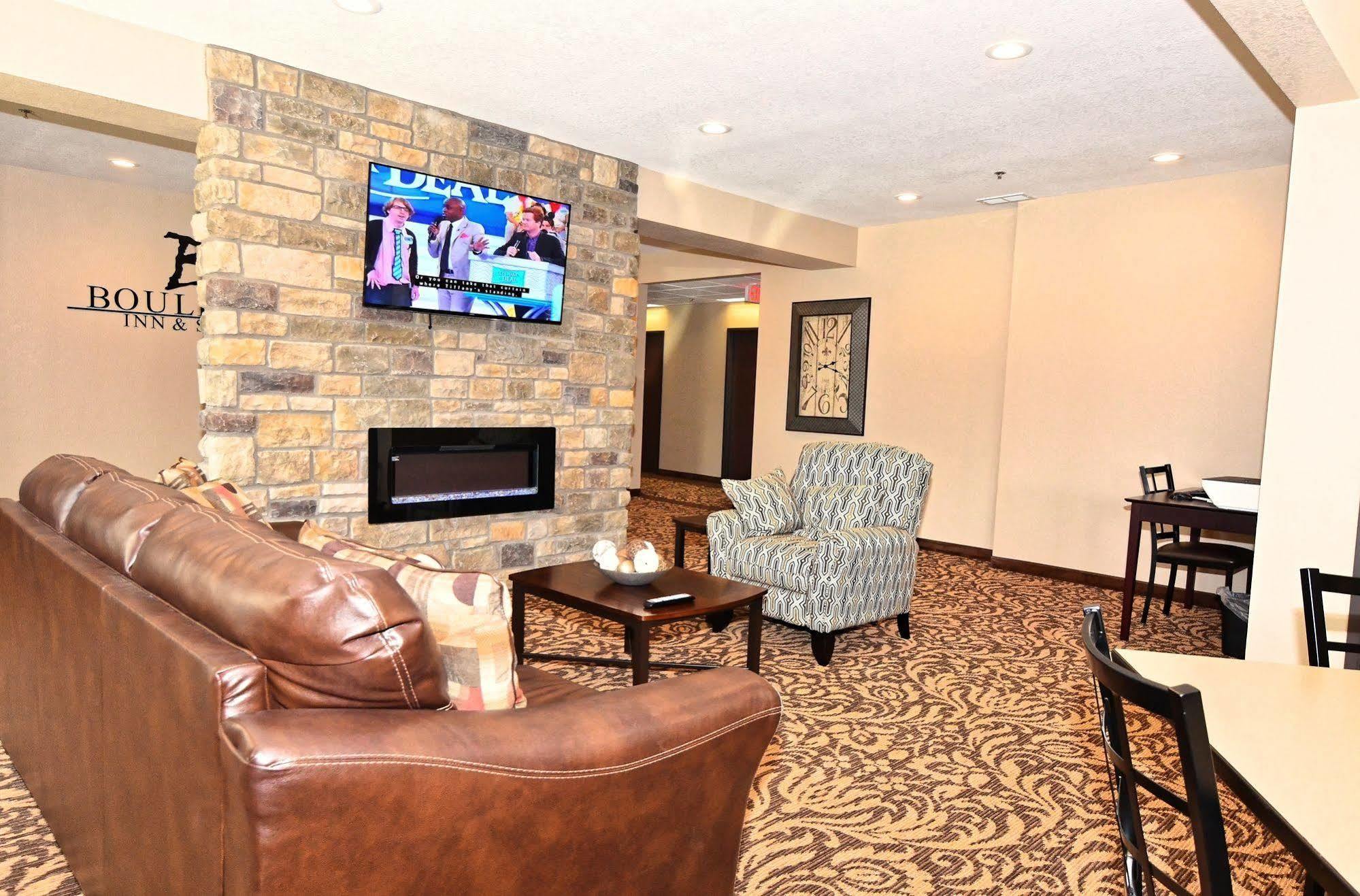 Cobblestone Inn & Suites - Clarion Exterior photo