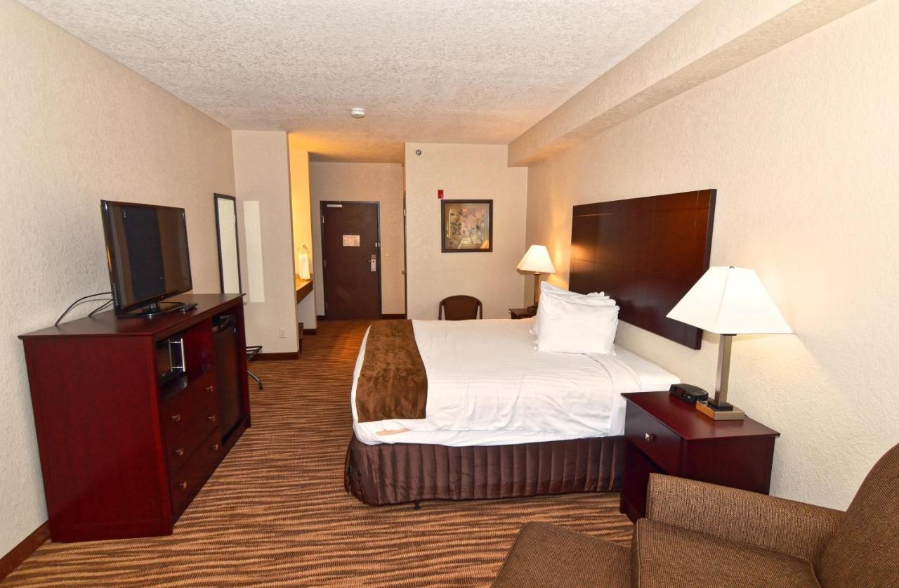 Cobblestone Inn & Suites - Clarion Exterior photo