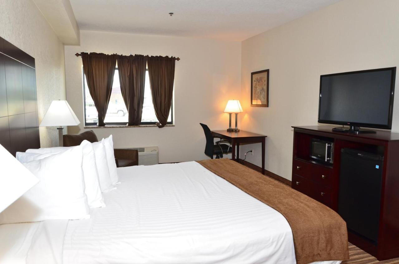 Cobblestone Inn & Suites - Clarion Exterior photo