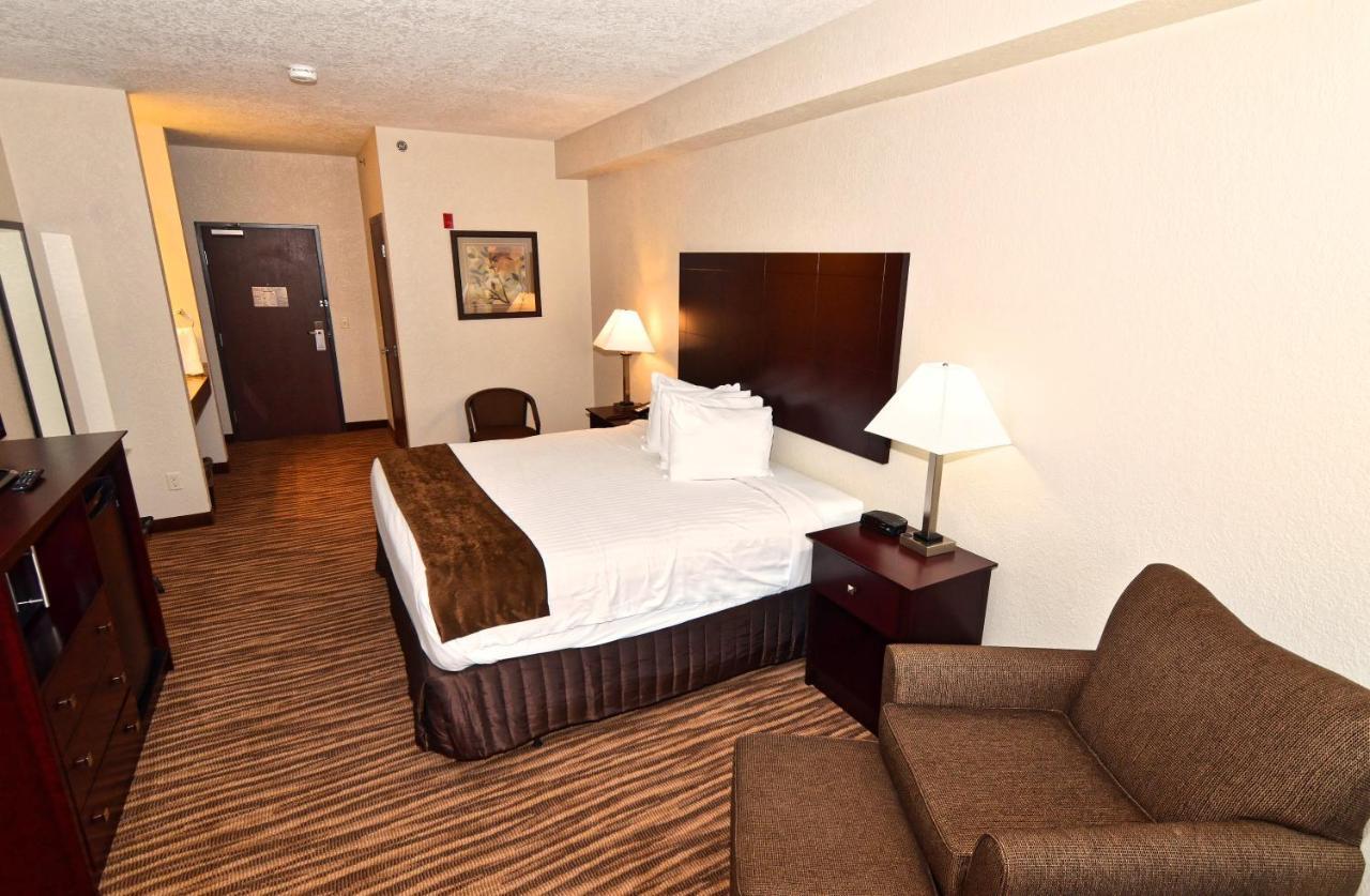 Cobblestone Inn & Suites - Clarion Exterior photo