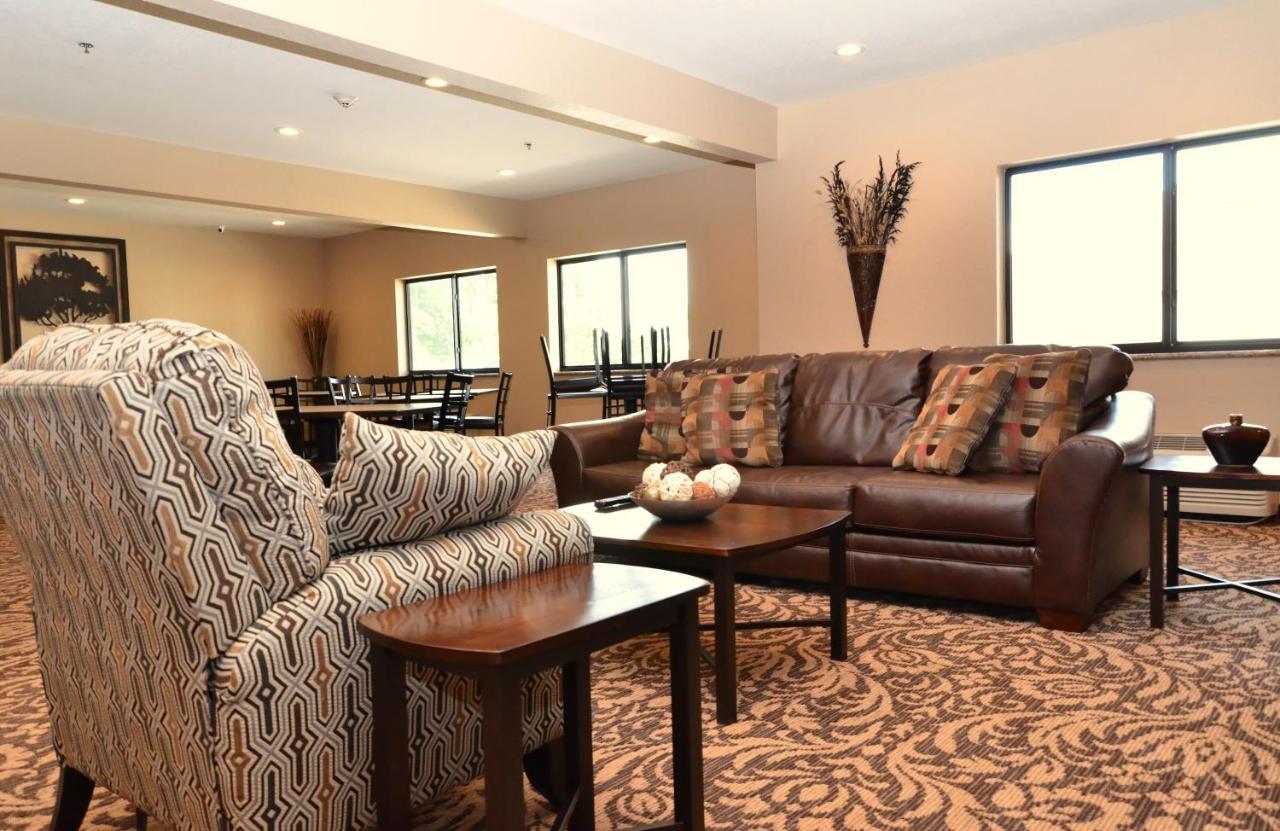 Cobblestone Inn & Suites - Clarion Exterior photo