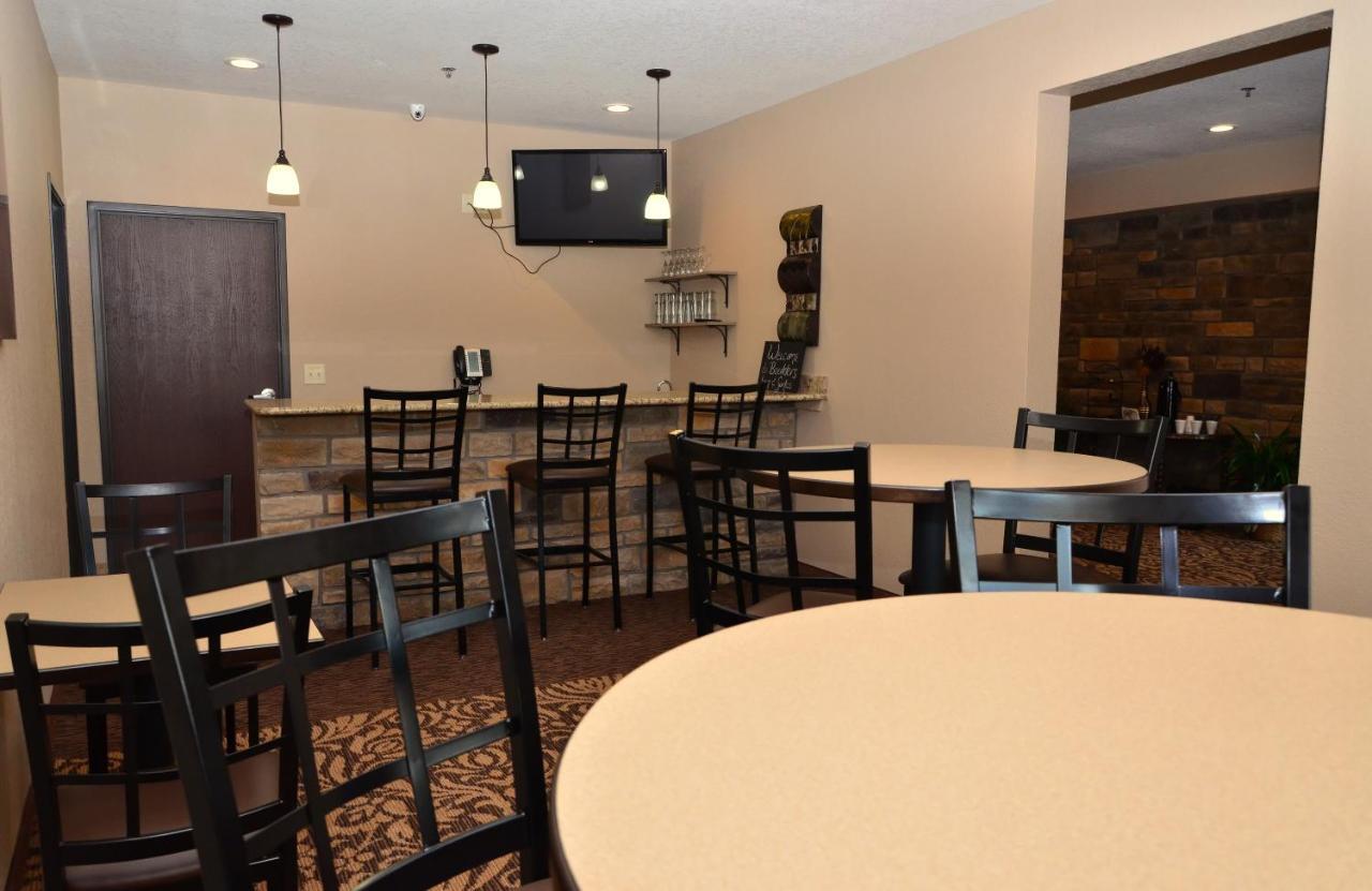 Cobblestone Inn & Suites - Clarion Exterior photo